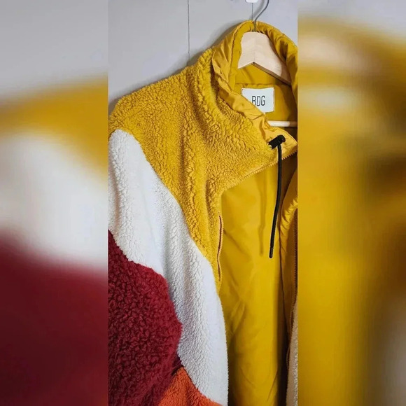 BDG x Urban Outfitters Sherpa Colorblock Powder Parka - Red Multicolor - Size L - Picture 4 of 10